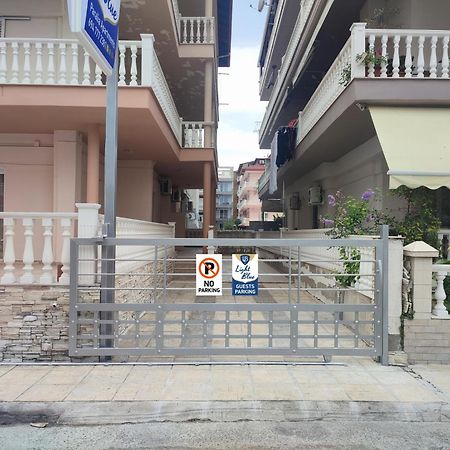 Light Blue Paralia Apartments Экстерьер фото