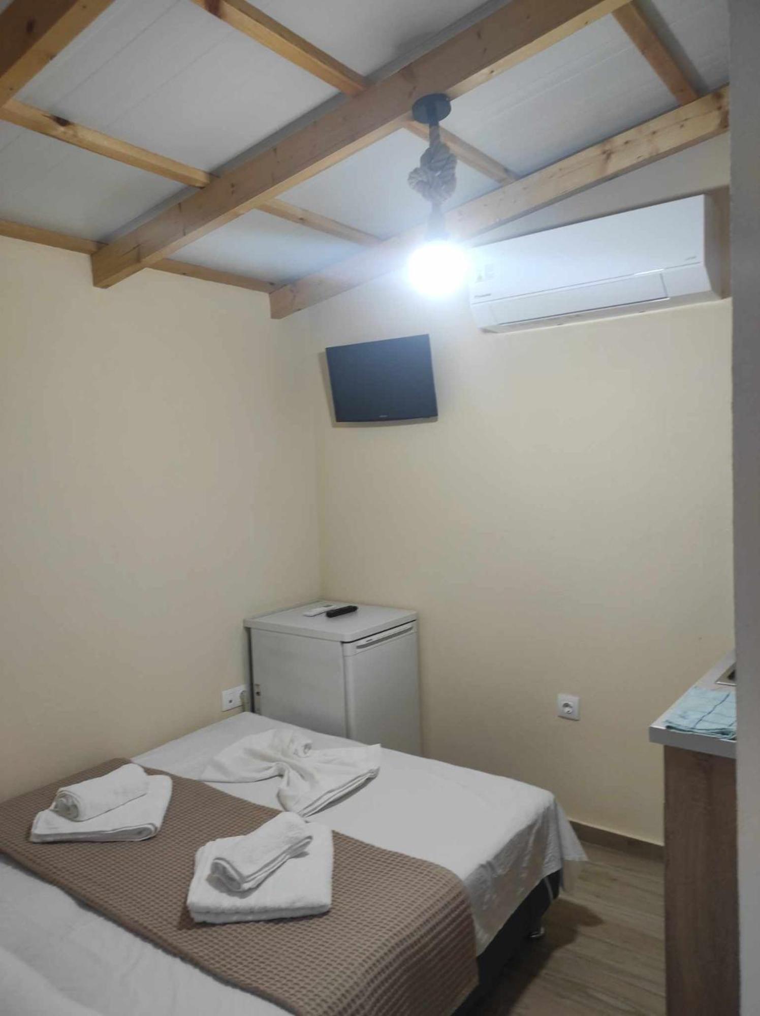 Light Blue Paralia Apartments Экстерьер фото