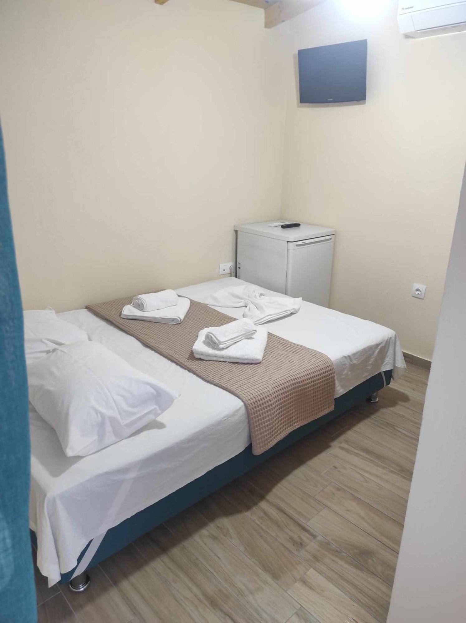 Light Blue Paralia Apartments Экстерьер фото