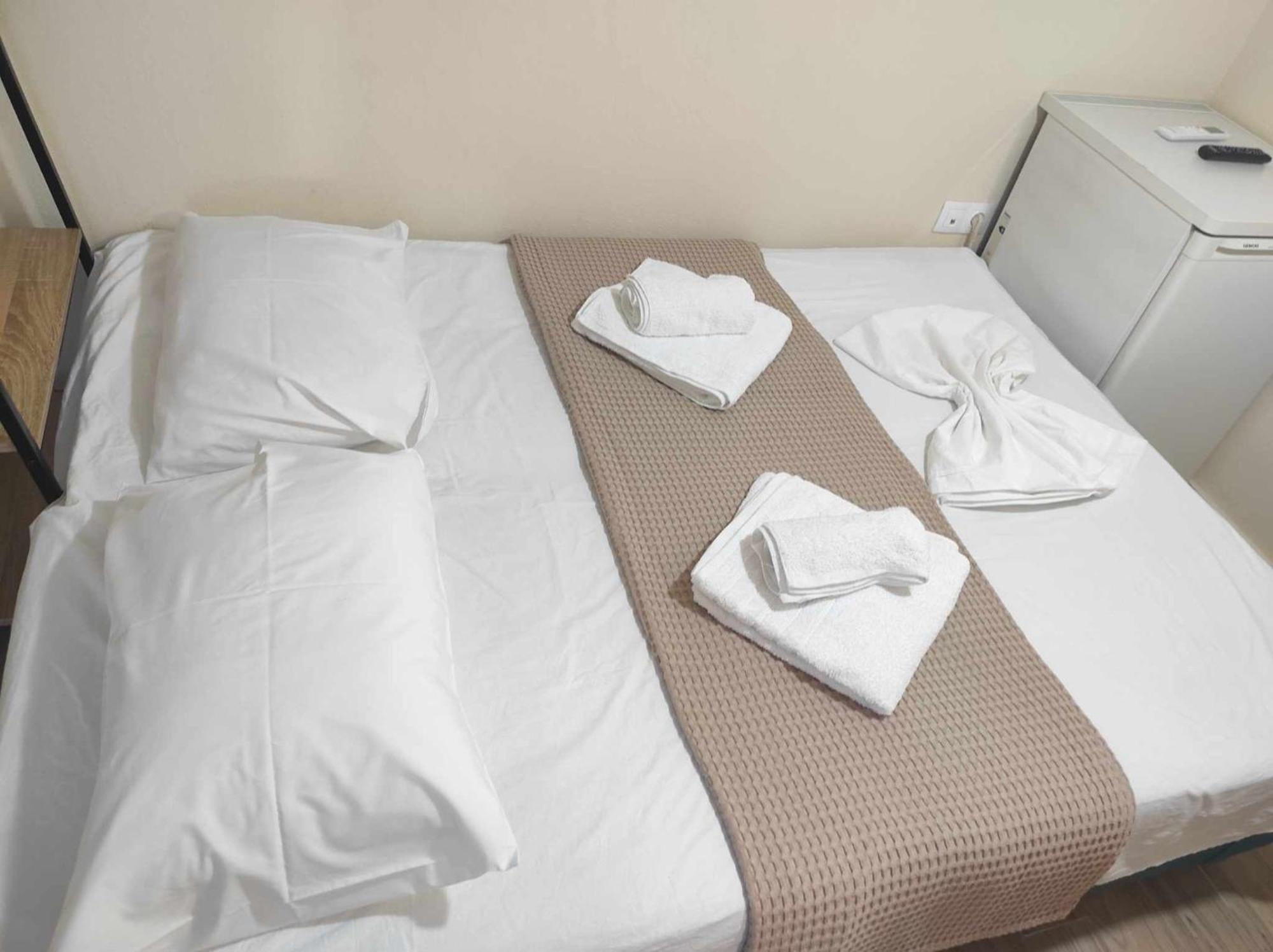 Light Blue Paralia Apartments Экстерьер фото