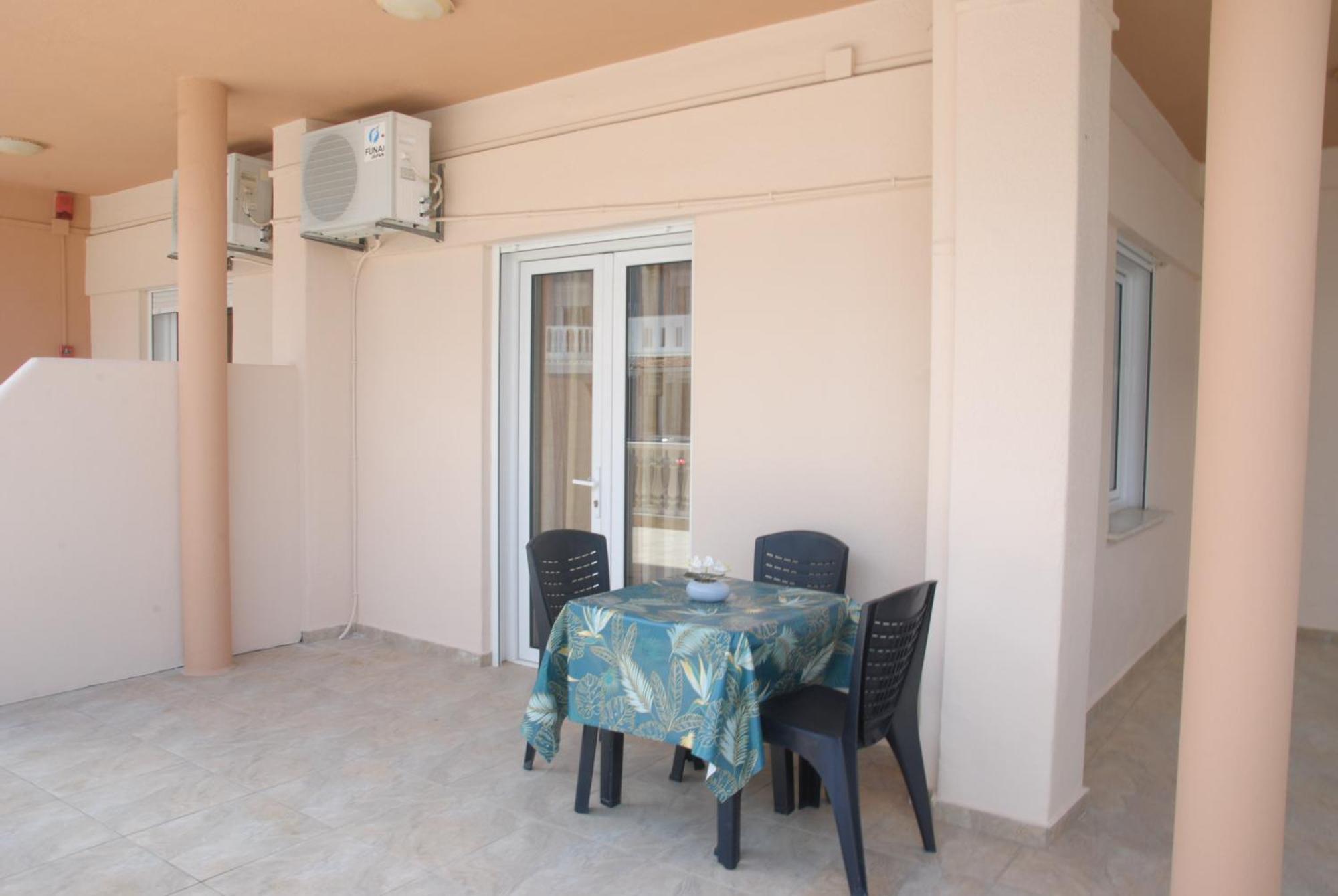 Light Blue Paralia Apartments Экстерьер фото