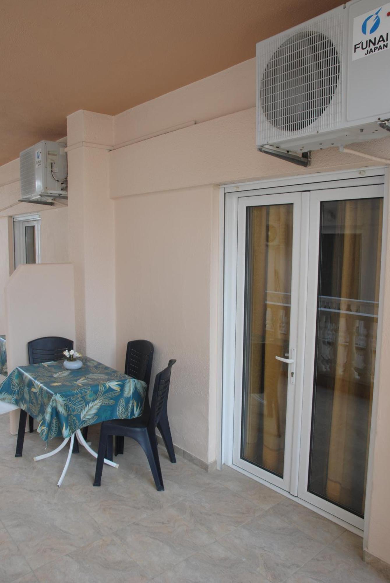 Light Blue Paralia Apartments Экстерьер фото
