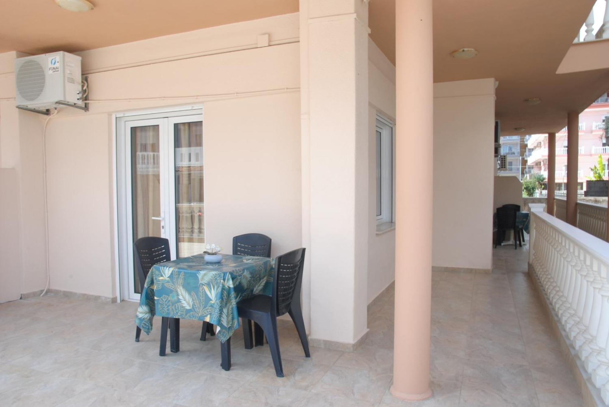 Light Blue Paralia Apartments Экстерьер фото