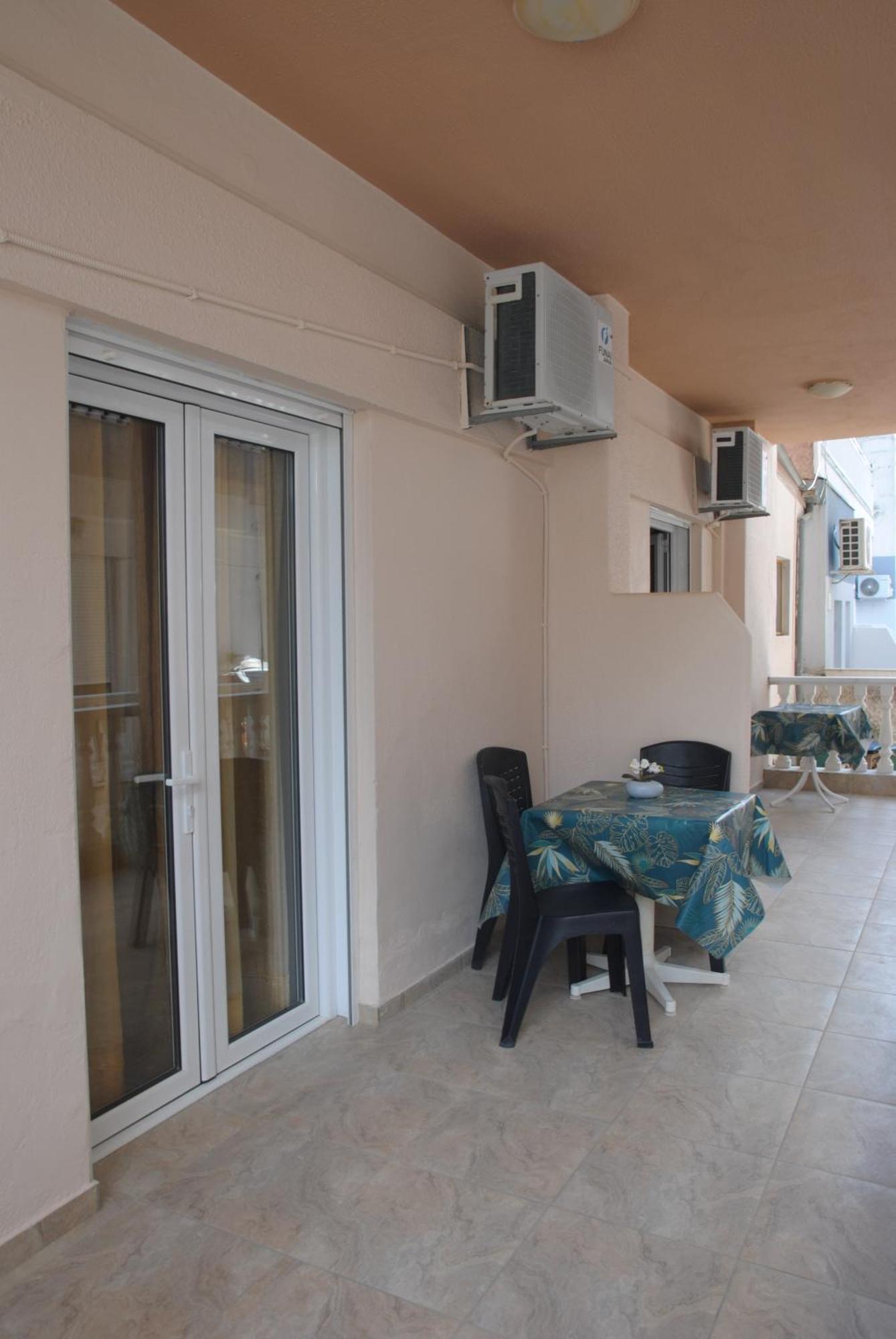 Light Blue Paralia Apartments Экстерьер фото