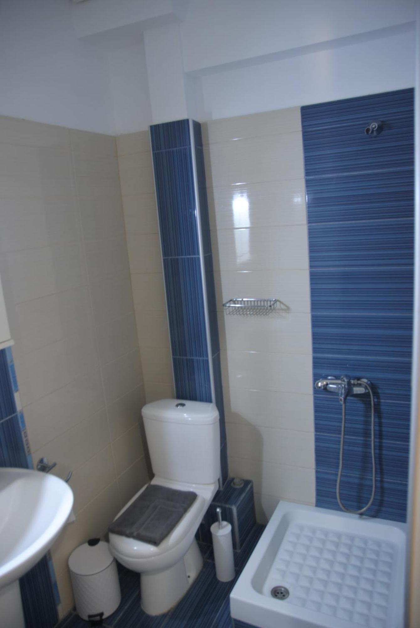 Light Blue Paralia Apartments Экстерьер фото