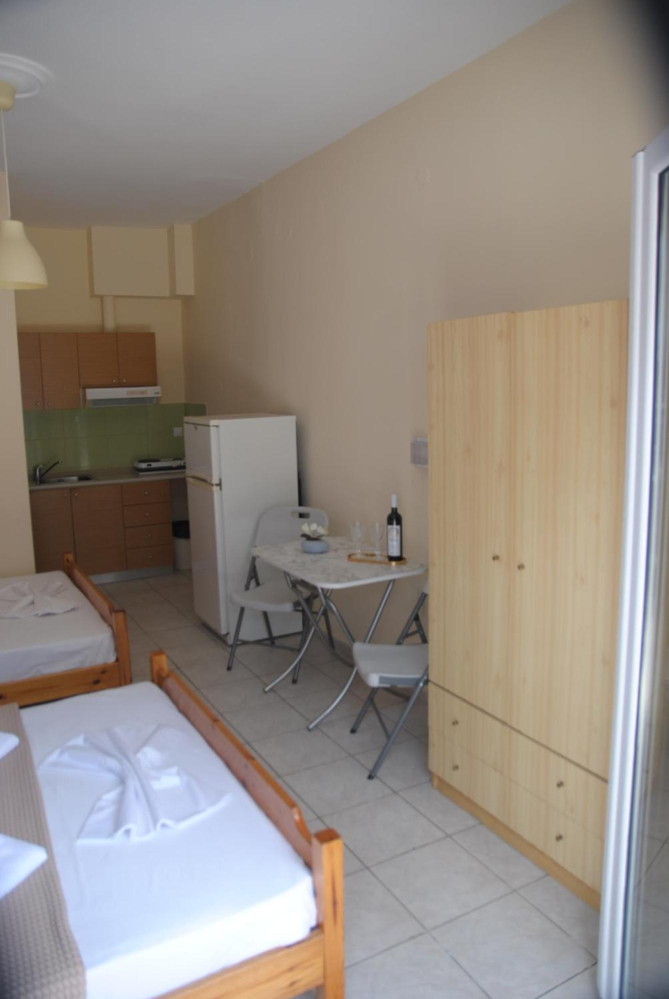 Light Blue Paralia Apartments Экстерьер фото