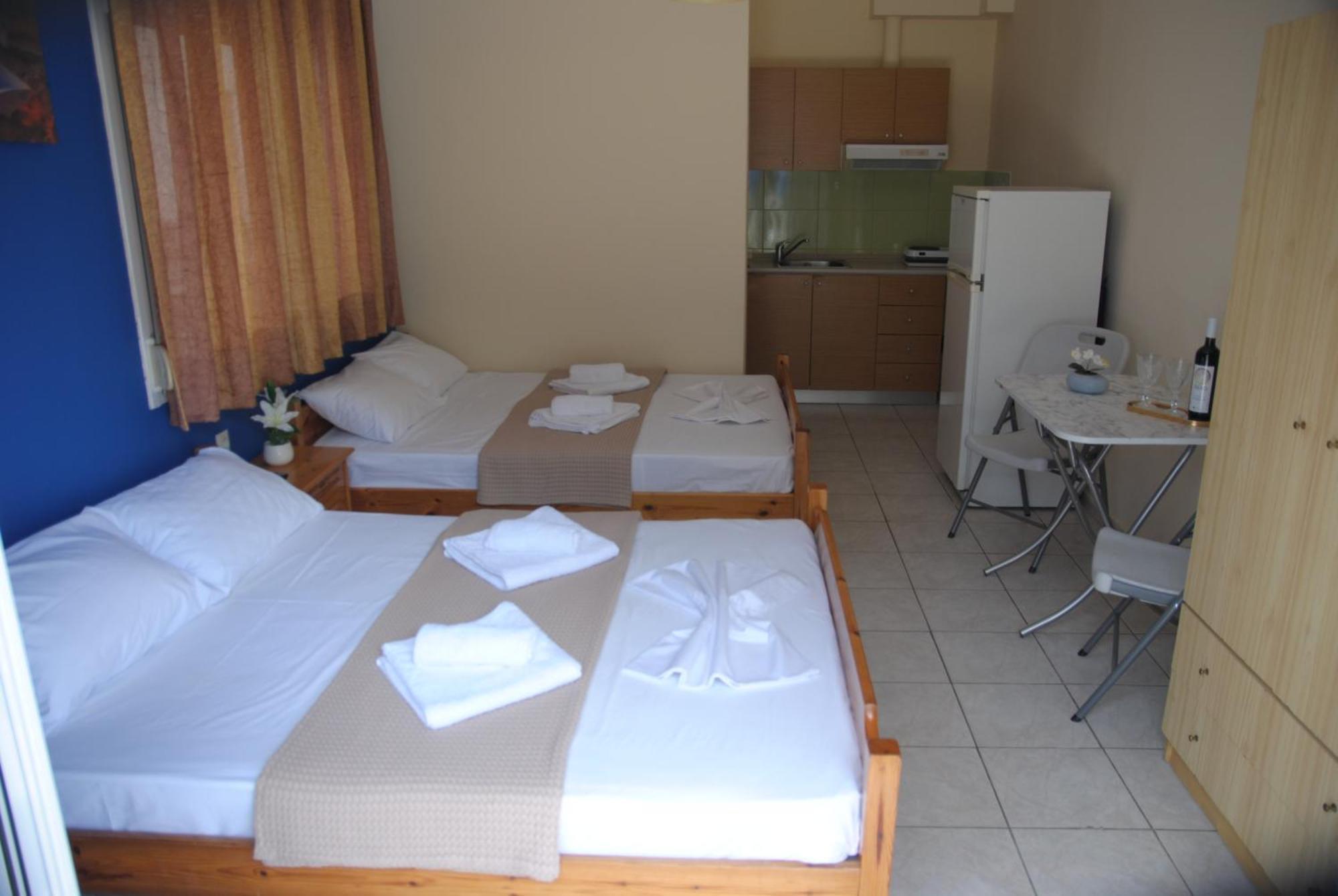 Light Blue Paralia Apartments Экстерьер фото